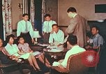 Standbild Bemühungen Arbeit zu finden und Wiederansiedlung Japanese-Americans in WW II California United States USA, 1943, aus Sekunde 52 historischem Filmmaterial Videoclip 65675060174