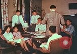 Standbild Bemühungen Arbeit zu finden und Wiederansiedlung Japanese-Americans in WW II California United States USA, 1943, aus Sekunde 55 historischem Filmmaterial Videoclip 65675060174