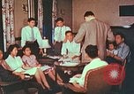 Standbild Bemühungen Arbeit zu finden und Wiederansiedlung Japanese-Americans in WW II California United States USA, 1943, aus Sekunde 56 historischem Filmmaterial Videoclip 65675060174