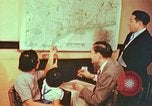 Standbild Bemühungen Arbeit zu finden und Wiederansiedlung Japanese-Americans in WW II California United States USA, 1943, aus Sekunde 59 historischem Filmmaterial Videoclip 65675060174