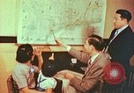 Standbild Bemühungen Arbeit zu finden und Wiederansiedlung Japanese-Americans in WW II California United States USA, 1943, aus Sekunde 60 historischem Filmmaterial Videoclip 65675060174