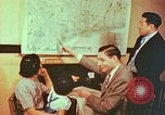 Standbild Bemühungen Arbeit zu finden und Wiederansiedlung Japanese-Americans in WW II California United States USA, 1943, aus Sekunde 61 historischem Filmmaterial Videoclip 65675060174