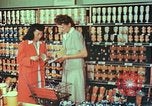 Standbild Japanese-American Bürger United States USA, 1943, aus Sekunde 24 historischem Filmmaterial Videoclip 65675060175