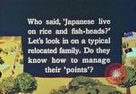 Standbild Japanese-American Bürger United States USA, 1943, aus Sekunde 32 historischem Filmmaterial Videoclip 65675060175