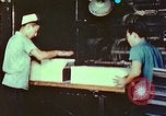 Standbild Japanese-American Bürger United States USA, 1943, aus Sekunde 28 historischem Filmmaterial Videoclip 65675060176