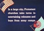 Immagine di Chiese sponsor delle attività sociali per Japanese-American soldati in W United States USA, 1943, secondo 7 filmato di repertorio 65675060177