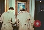 Immagine di Chiese sponsor delle attività sociali per Japanese-American soldati in W United States USA, 1943, secondo 23 filmato di repertorio 65675060177