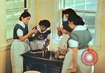 Immagine di Japanese-American infermieri Ganado Arizona USA, 1944, secondo 40 filmato di repertorio 65675060178