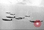 Standbild B-24 Liberator Bomber Pazifik, 1943, aus Sekunde 27 historischem Filmmaterial Videoclip 65675060184