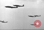 Standbild B-24 Liberator Bomber Pazifik, 1943, aus Sekunde 37 historischem Filmmaterial Videoclip 65675060184