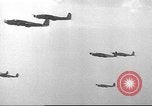 Standbild B-24 Liberator Bomber Pazifik, 1943, aus Sekunde 38 historischem Filmmaterial Videoclip 65675060184