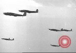 Standbild B-24 Liberator Bomber Pazifik, 1943, aus Sekunde 39 historischem Filmmaterial Videoclip 65675060184