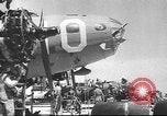 Standbild B-24 Liberator Bomber Pazifik, 1943, aus Sekunde 59 historischem Filmmaterial Videoclip 65675060184