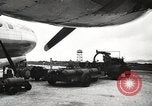 Standbild B-29 Superfrotress Ebenen Saipan Nördliche Marianen, 1945, aus Sekunde 14 historischem Filmmaterial Videoclip 65675060196
