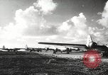 Standbild B-29 Superfrotress Ebenen Saipan Nördliche Marianen, 1945, aus Sekunde 30 historischem Filmmaterial Videoclip 65675060196