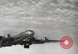 Standbild B-29 Superfrotress Ebenen Saipan Nördliche Marianen, 1945, aus Sekunde 42 historischem Filmmaterial Videoclip 65675060196