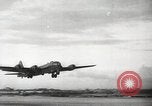Standbild B-29 Superfrotress Ebenen Saipan Nördliche Marianen, 1945, aus Sekunde 44 historischem Filmmaterial Videoclip 65675060196