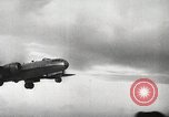 Standbild B-29 Superfrotress Ebenen Saipan Nördliche Marianen, 1945, aus Sekunde 45 historischem Filmmaterial Videoclip 65675060196