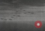 Standbild B-29 Superfrotress Ebenen Saipan Nördliche Marianen, 1945, aus Sekunde 46 historischem Filmmaterial Videoclip 65675060196