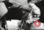 Standbild USA B-17G Flying Fortress Bomber Deutschland, 1945, aus Sekunde 18 historischem Filmmaterial Videoclip 65675060200