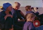 Standbild HMAS Melbourne R-21 South China Sea, 1969, aus Sekunde 17 historischem Filmmaterial Videoclip 65675060209