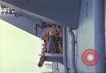 Standbild Royal Australian Navy HMAS Melbourne R-21 South China Sea, 1969, aus Sekunde 8 historischem Filmmaterial Videoclip 65675060210