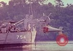 Image endommagé destroyer américain Frank E Evans (DD-754) Subic Bay Philippines, 1969, de la seconde 15 séquences d'archives historiques vidéo 65675060216
