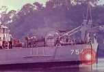 Image endommagé destroyer américain Frank E Evans (DD-754) Subic Bay Philippines, 1969, de la seconde 18 séquences d'archives historiques vidéo 65675060216
