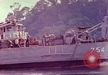 Image endommagé destroyer américain Frank E Evans (DD-754) Subic Bay Philippines, 1969, de la seconde 19 séquences d'archives historiques vidéo 65675060216
