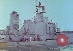 Image endommagé destroyer américain Frank E Evans (DD-754) Subic Bay Philippines, 1969, de la seconde 62 séquences d'archives historiques vidéo 65675060216