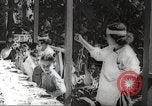 Immagine di I bambini hanno pasti Puerto Rico, 1931, secondo 14 filmato di repertorio 65675060226