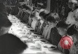 Immagine di I bambini hanno pasti Puerto Rico, 1931, secondo 27 filmato di repertorio 65675060226