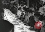Immagine di I bambini hanno pasti Puerto Rico, 1931, secondo 28 filmato di repertorio 65675060226
