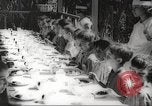 Immagine di I bambini hanno pasti Puerto Rico, 1931, secondo 30 filmato di repertorio 65675060226