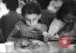 Immagine di I bambini hanno pasti Puerto Rico, 1931, secondo 38 filmato di repertorio 65675060226