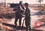 Standbild USA Soldaten Fort Bragg North Carolina USA, 1969, aus Sekunde 33 historischem Filmmaterial Videoclip 65675060241