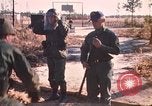 Standbild USA Soldaten Fort Bragg North Carolina USA, 1969, aus Sekunde 35 historischem Filmmaterial Videoclip 65675060241