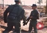Standbild USA Soldaten Fort Bragg North Carolina USA, 1969, aus Sekunde 36 historischem Filmmaterial Videoclip 65675060241