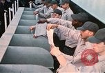 Standbild Wehrpflichtigen der freiwilligen Armee United States USA, 1970, aus Sekunde 23 historischem Filmmaterial Videoclip 65675060243