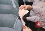 Standbild Wehrpflichtigen der freiwilligen Armee United States USA, 1970, aus Sekunde 26 historischem Filmmaterial Videoclip 65675060243