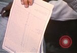 Standbild Wehrpflichtigen der freiwilligen Armee United States USA, 1970, aus Sekunde 34 historischem Filmmaterial Videoclip 65675060243