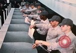 Standbild Wehrpflichtigen der freiwilligen Armee United States USA, 1970, aus Sekunde 46 historischem Filmmaterial Videoclip 65675060243