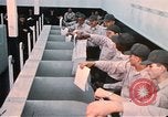 Standbild Wehrpflichtigen der freiwilligen Armee United States USA, 1970, aus Sekunde 56 historischem Filmmaterial Videoclip 65675060243