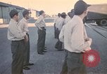 Standbild Wehrpflichtigen der freiwilligen Armee United States USA, 1970, aus Sekunde 45 historischem Filmmaterial Videoclip 65675060244