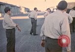 Standbild Wehrpflichtigen der freiwilligen Armee United States USA, 1970, aus Sekunde 52 historischem Filmmaterial Videoclip 65675060244