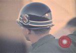Standbild Wehrpflichtigen der freiwilligen Armee United States USA, 1970, aus Sekunde 58 historischem Filmmaterial Videoclip 65675060244