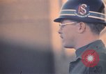 Standbild Wehrpflichtigen der freiwilligen Armee United States USA, 1970, aus Sekunde 60 historischem Filmmaterial Videoclip 65675060244