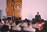 Standbild Wehrpflichtigen der freiwilligen Armee United States USA, 1970, aus Sekunde 15 historischem Filmmaterial Videoclip 65675060245