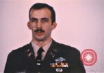Standbild Wehrpflichtigen der freiwilligen Armee United States USA, 1970, aus Sekunde 55 historischem Filmmaterial Videoclip 65675060245