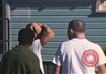 Standbild Wehrpflichtigen der freiwilligen Armee United States USA, 1970, aus Sekunde 14 historischem Filmmaterial Videoclip 65675060246